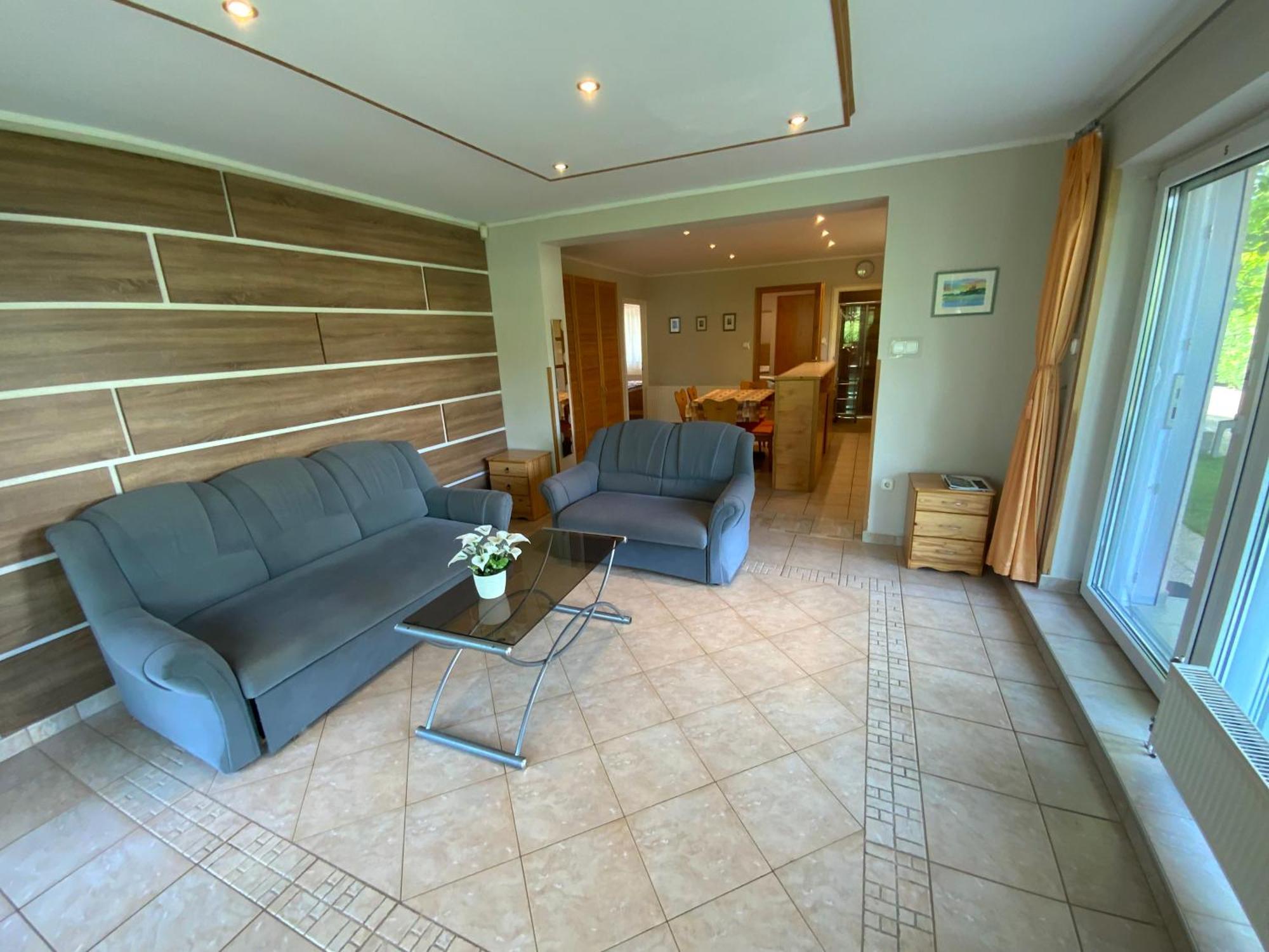 Gosy Apartmanok Шіофок Екстер'єр фото